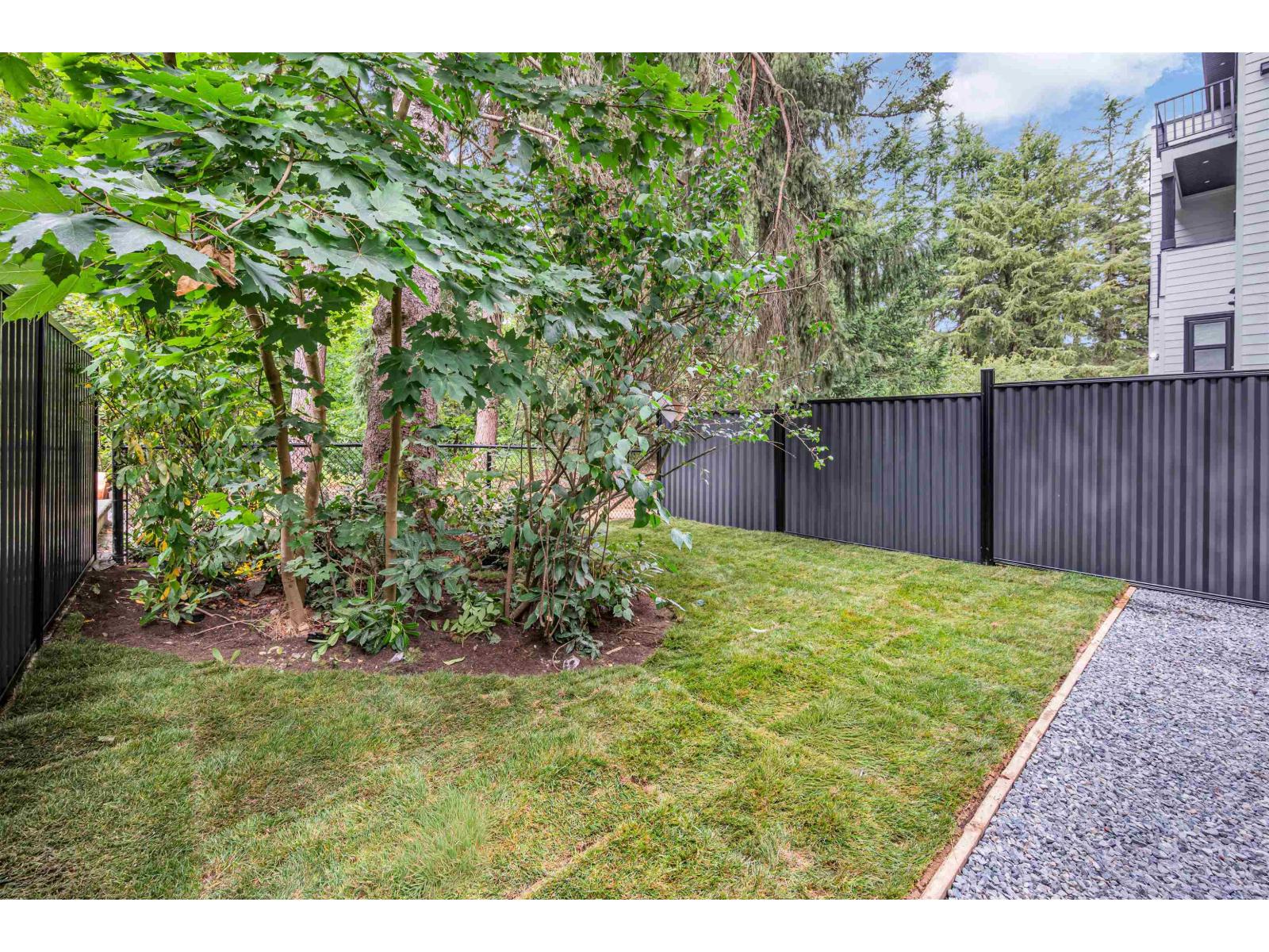 9657 161a Street Property Photo 4