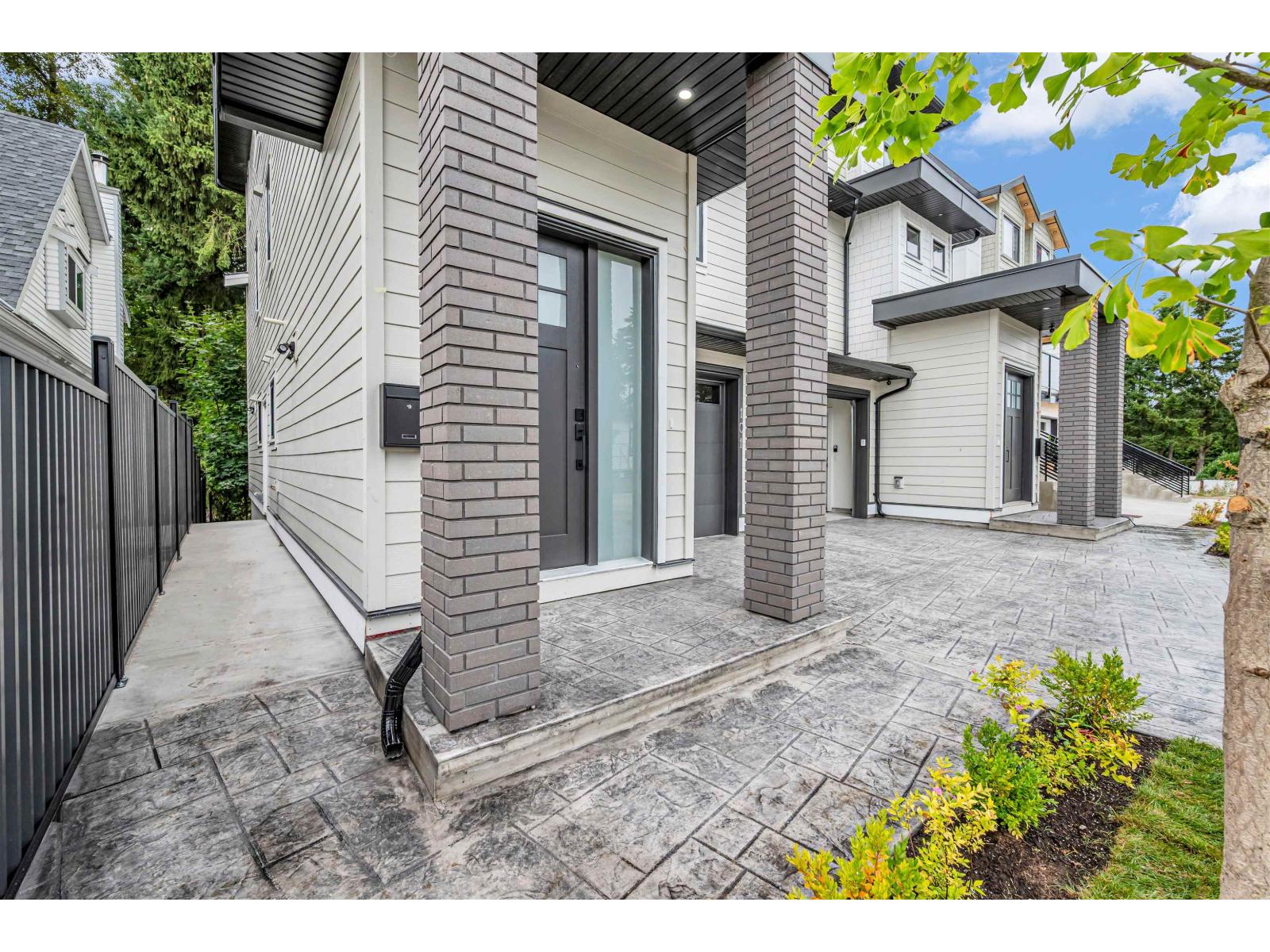 9657 161a Street Property Photo 6