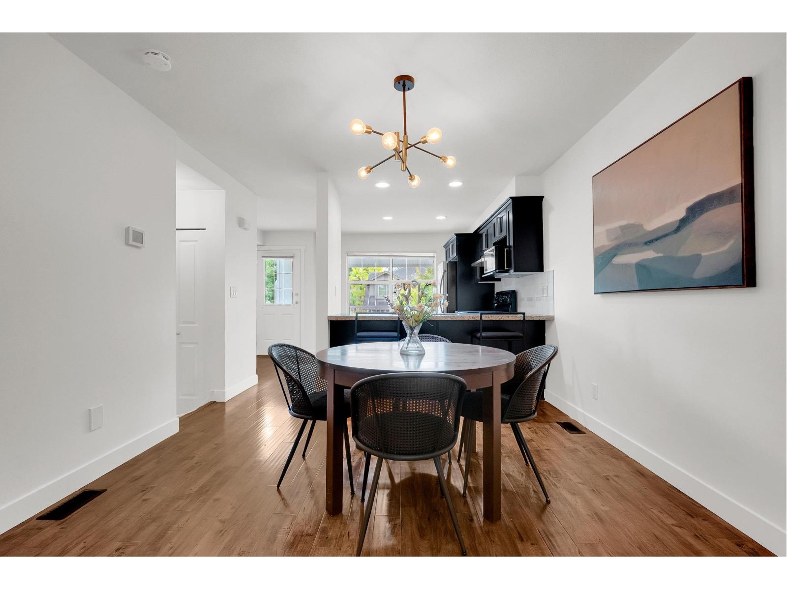 11 6555 192a Street Property Photo 5