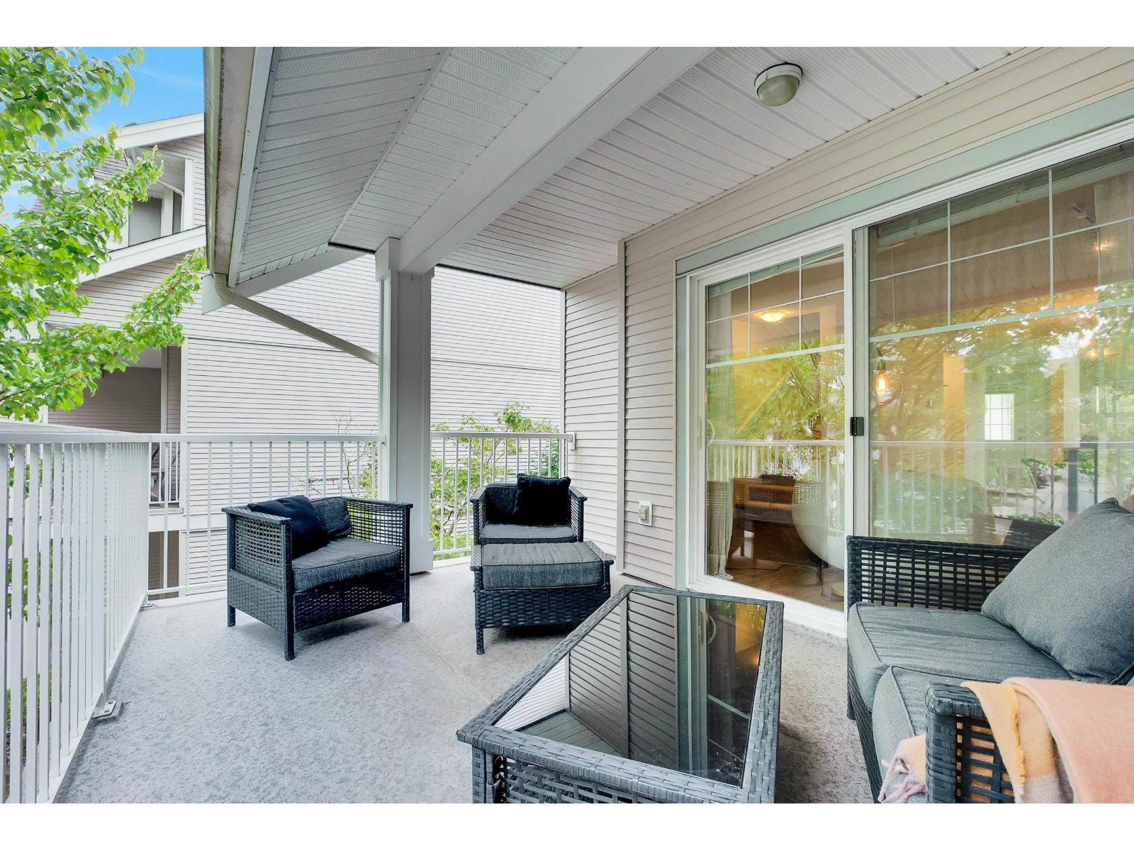 11 6555 192a Street Property Photo 10