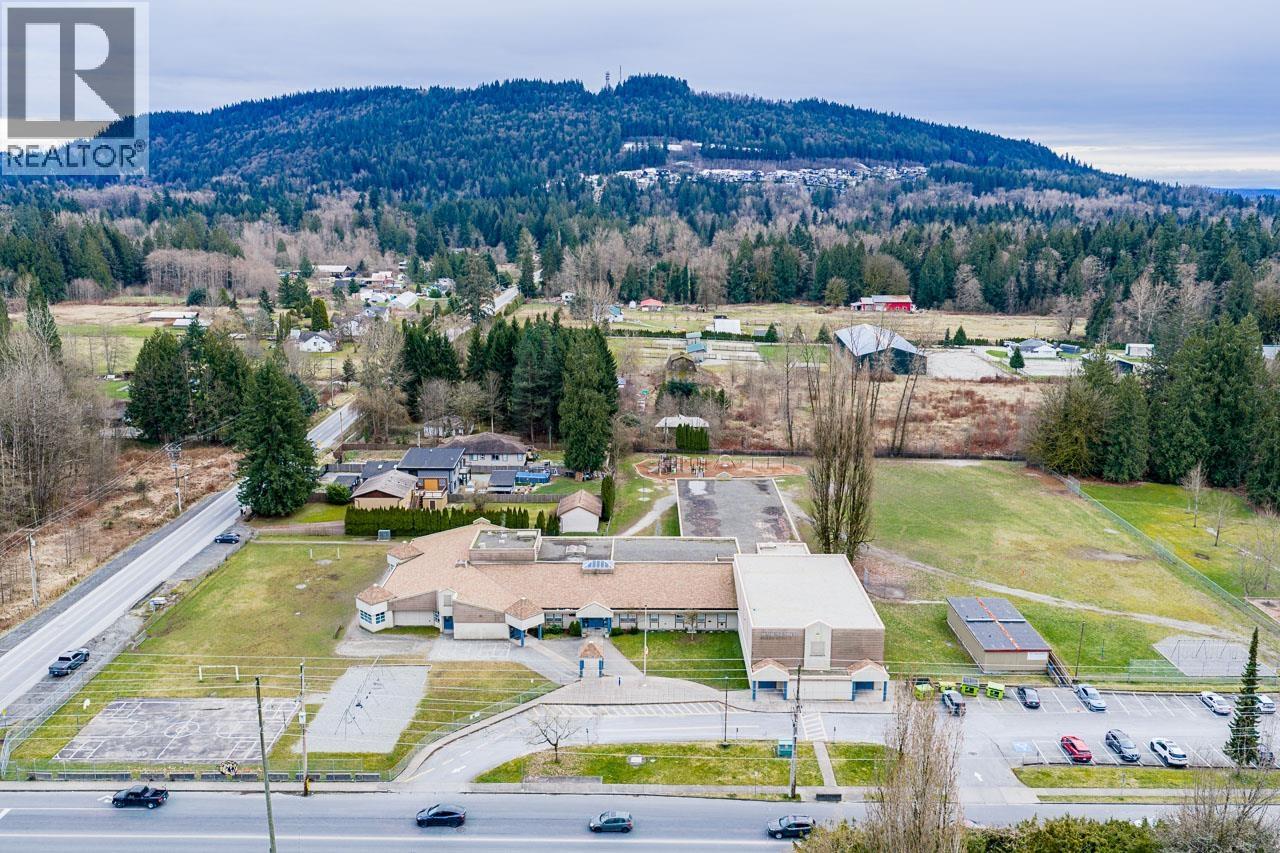 12041 256th Street Property Photo 6