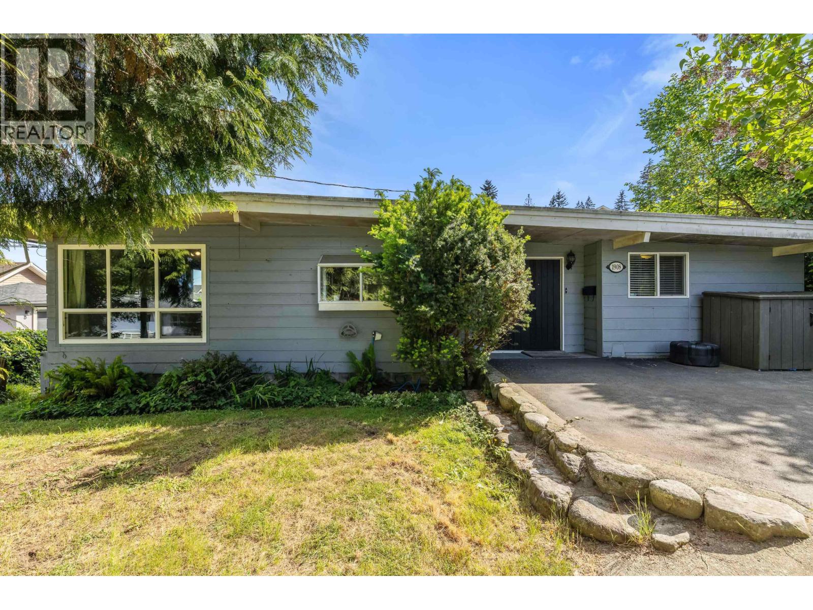 1908 WARWICK CRESCENT