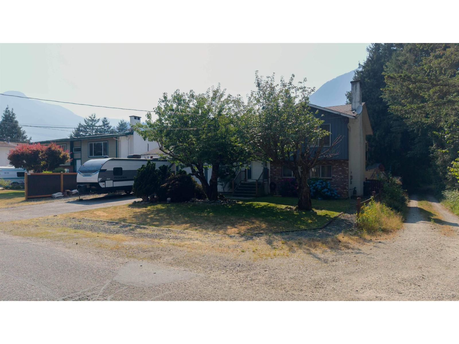 450 Wardle Street Property Photo 3