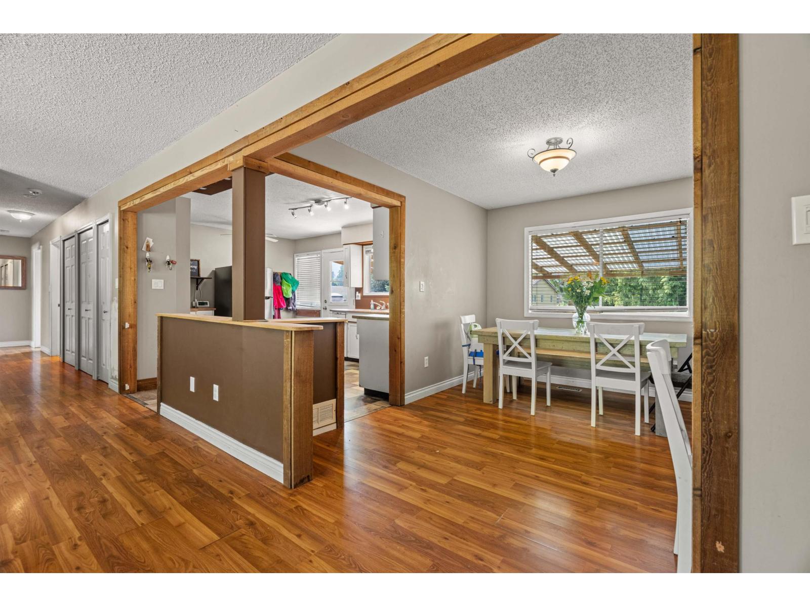 450 Wardle Street Property Photo 10