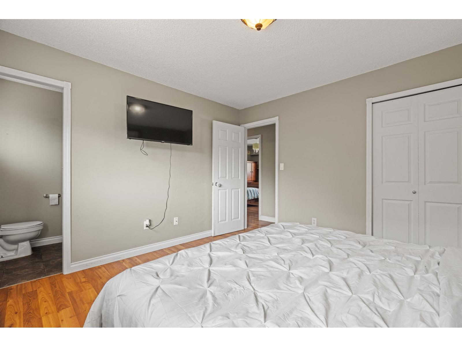 450 Wardle Street Property Photo 13
