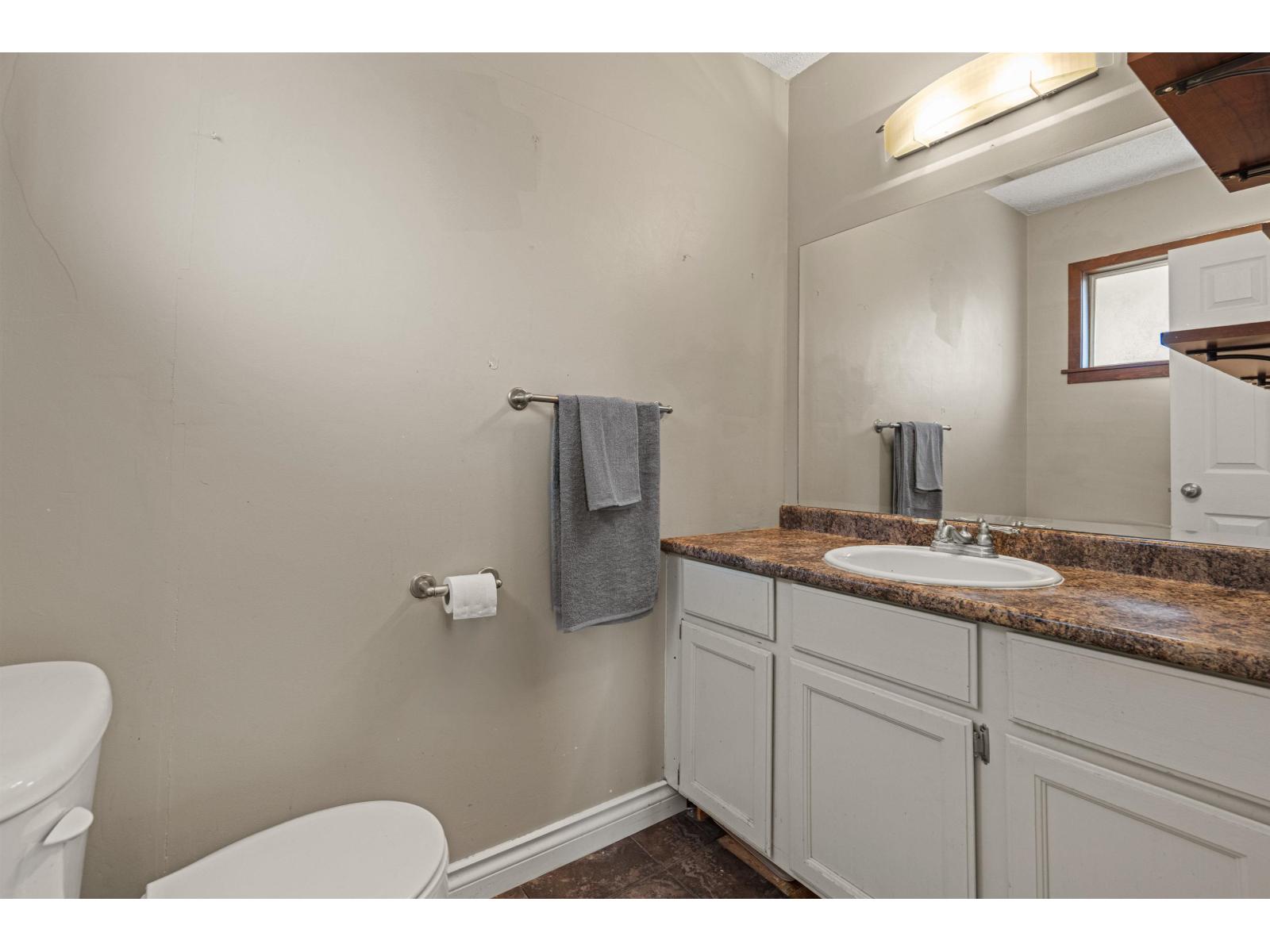 450 Wardle Street Property Photo 14
