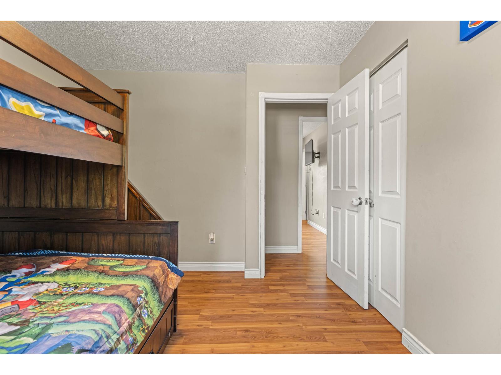 450 Wardle Street Property Photo 16