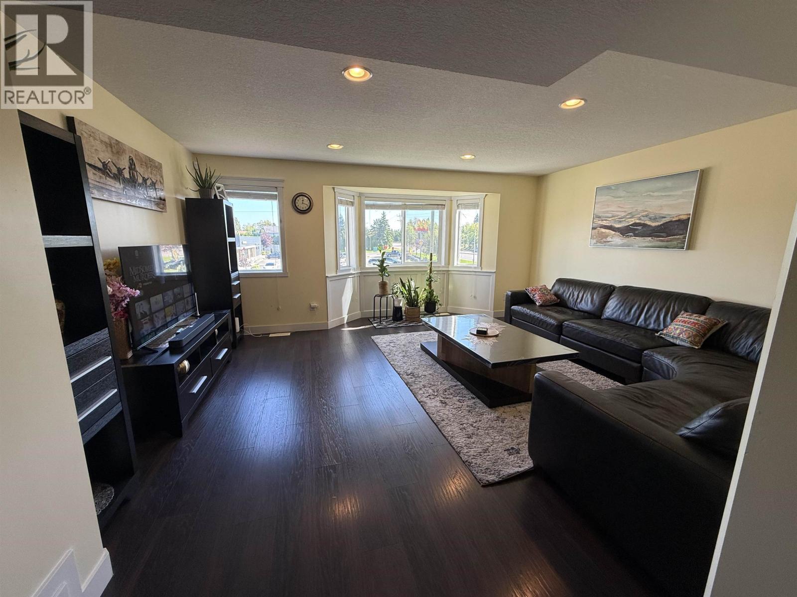 204 467 S Tabor Boulevard Property Photo 4