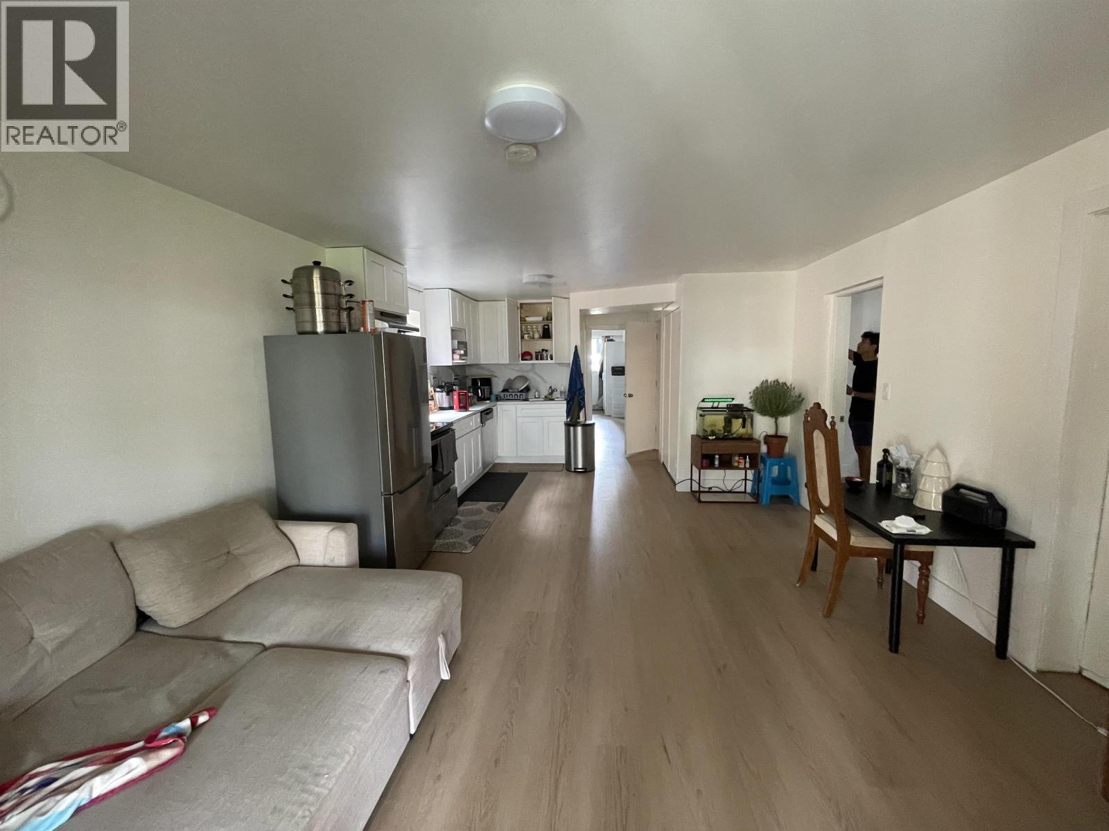 3469 W 8th Avenue Property Photo 6