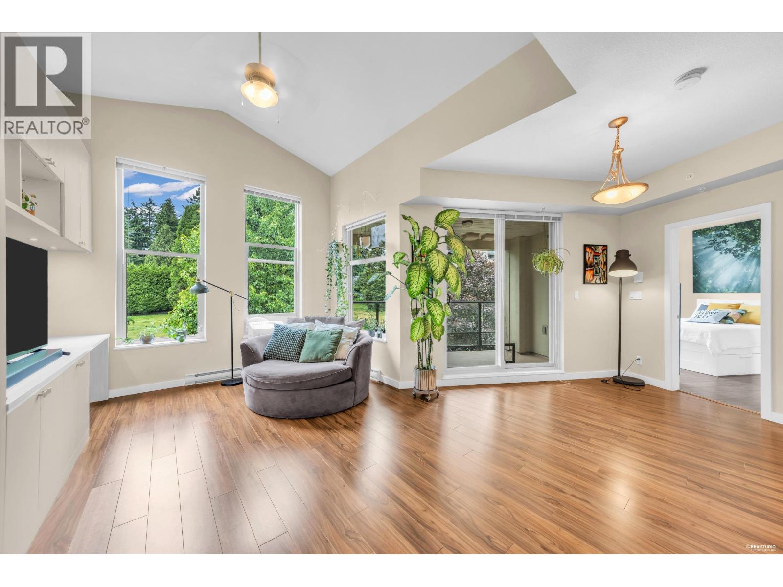 402 265 Ross Drive Property Photo 3