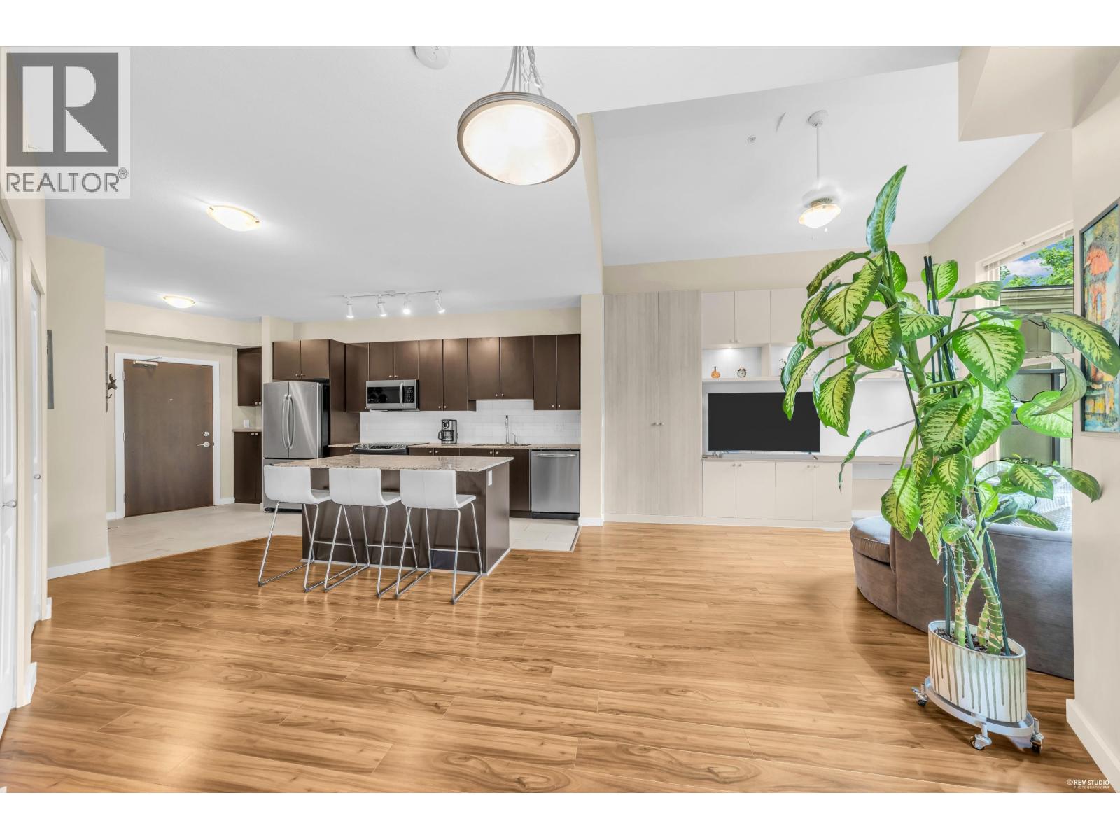 402 265 Ross Drive Property Photo 6