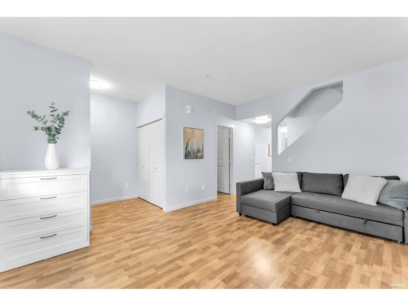 3 27295 30 Avenue Property Photo 2