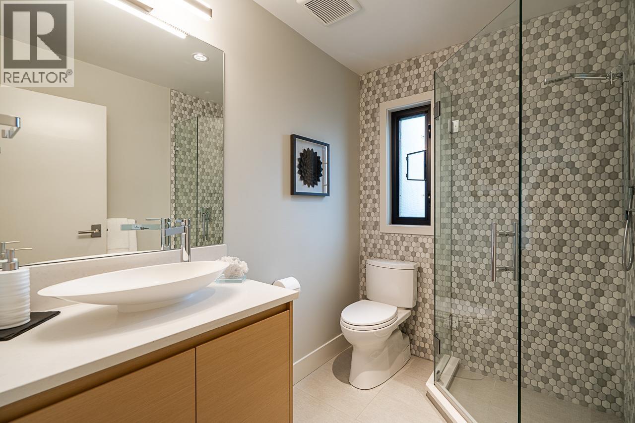 5570 Hampstead Place Property Photo 16
