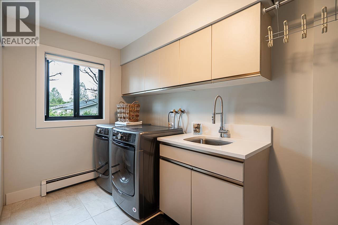5570 Hampstead Place Property Photo 17