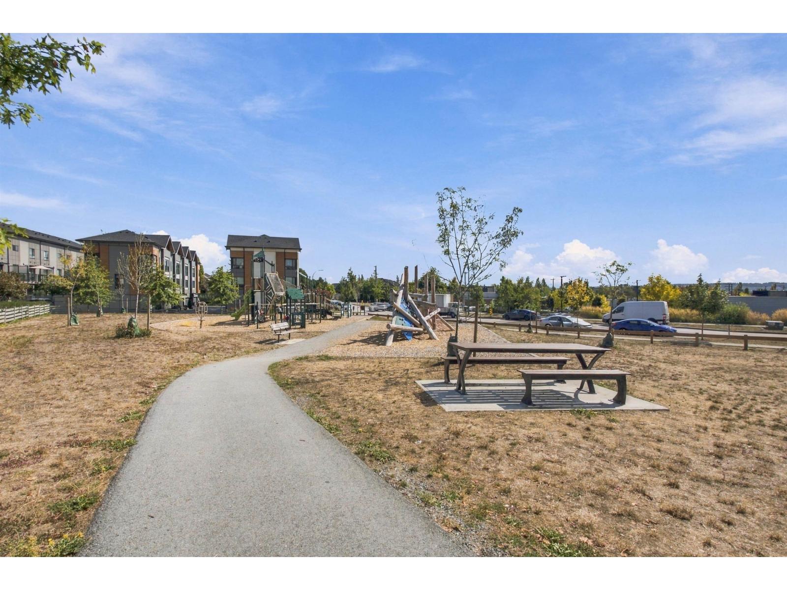116 15111 Edmund Drive Property Photo 31