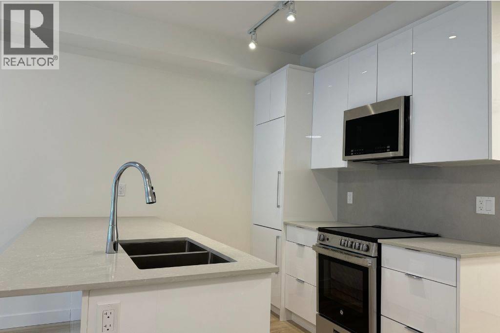 11913 Burnett Street Property Photo 8