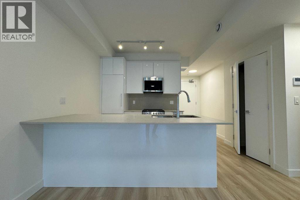 11913 Burnett Street Property Photo 10