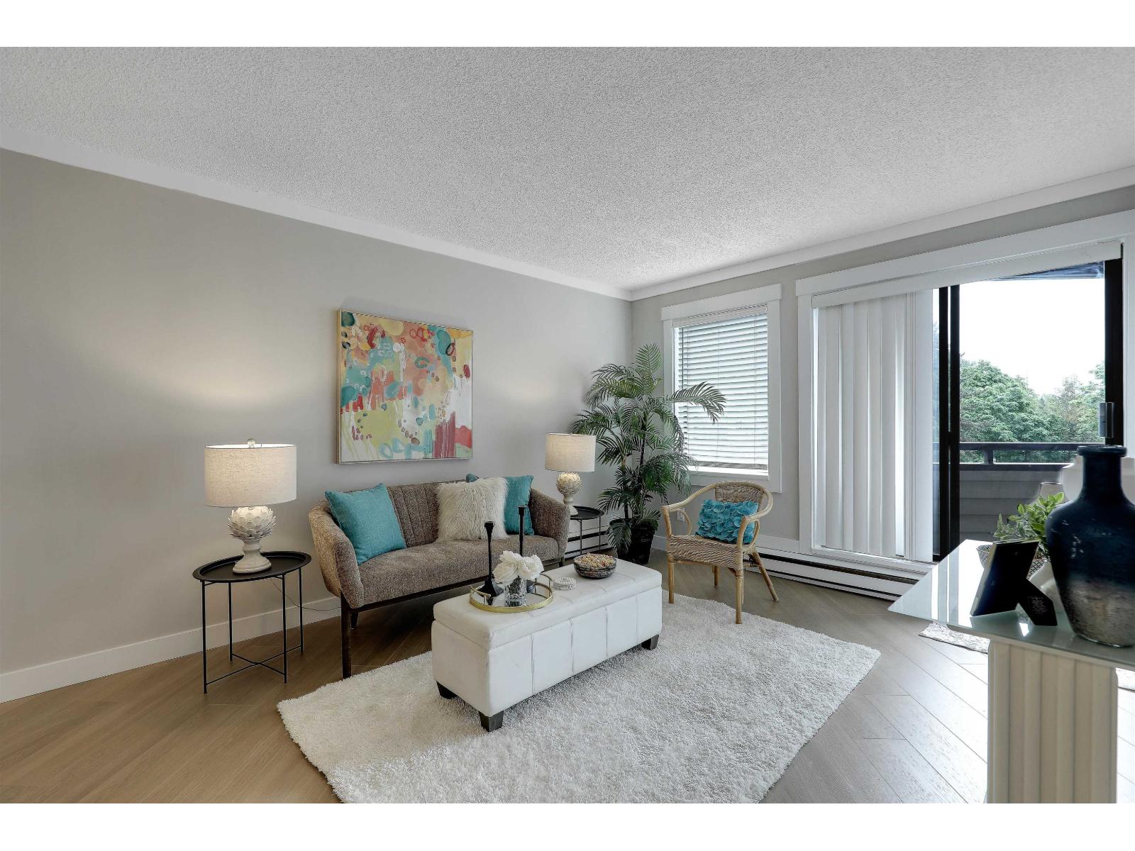 211 5294 204 St Street Property Photo 4