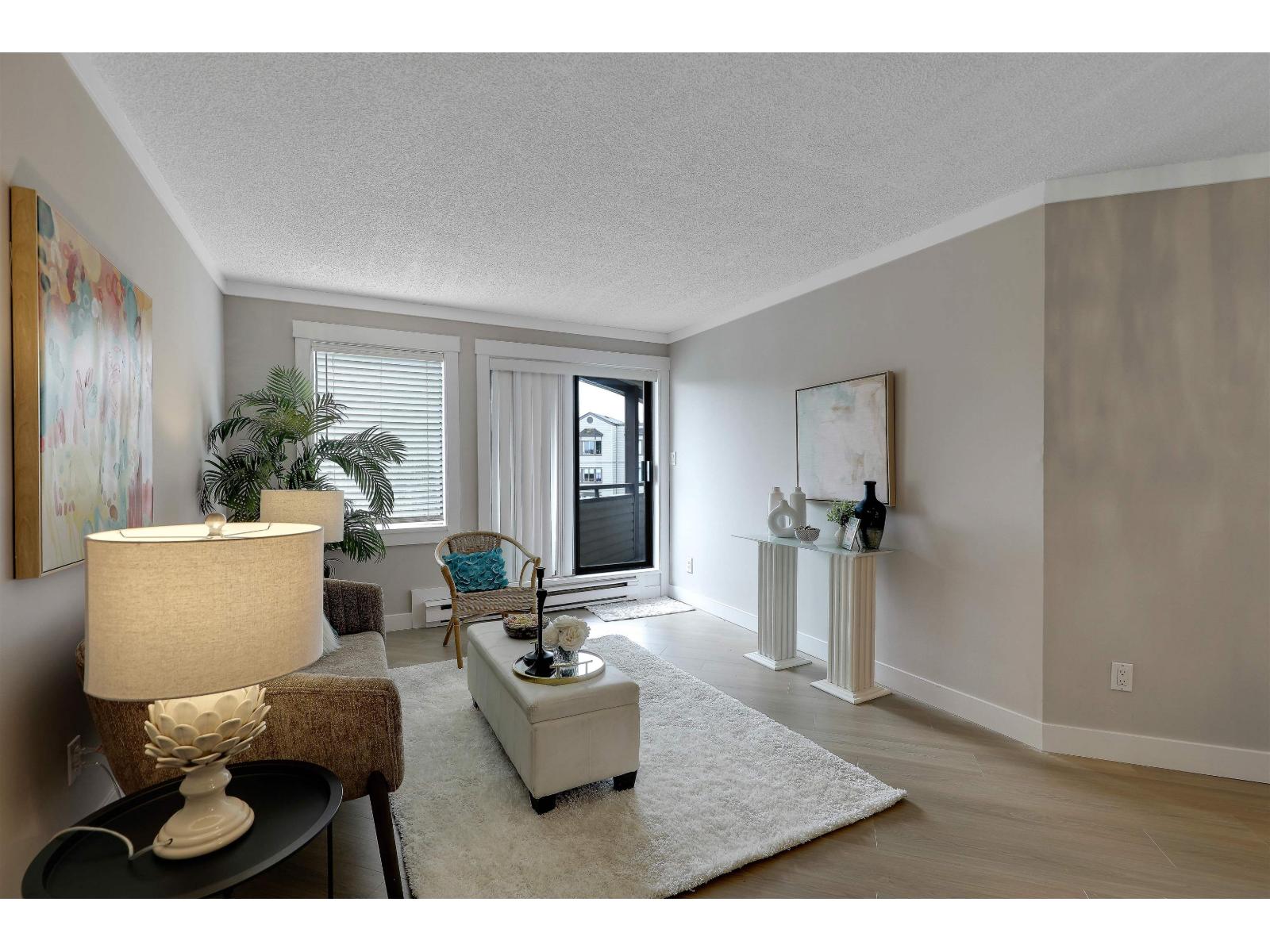211 5294 204 St Street Property Photo 6