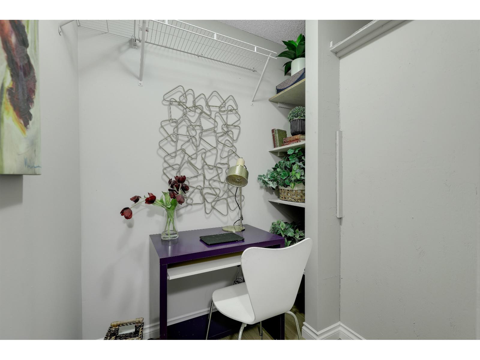 211 5294 204 St Street Property Photo 15