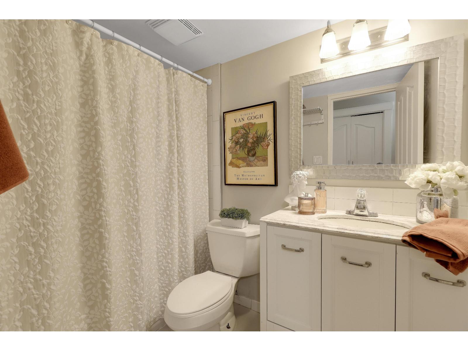 211 5294 204 St Street Property Photo 16
