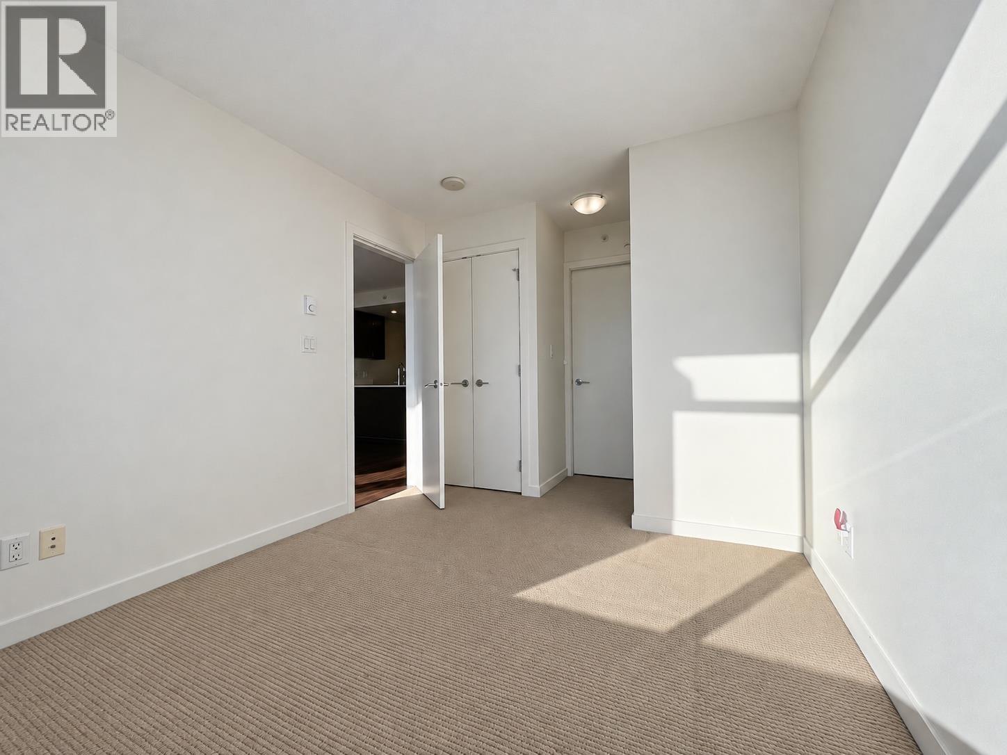 1605 4815 Eldorado Mews Property Photo 4