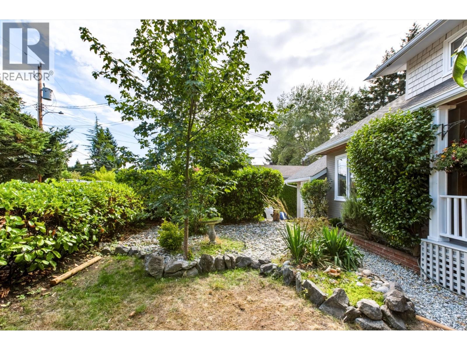 1345 Compston Crescent Property Photo 3