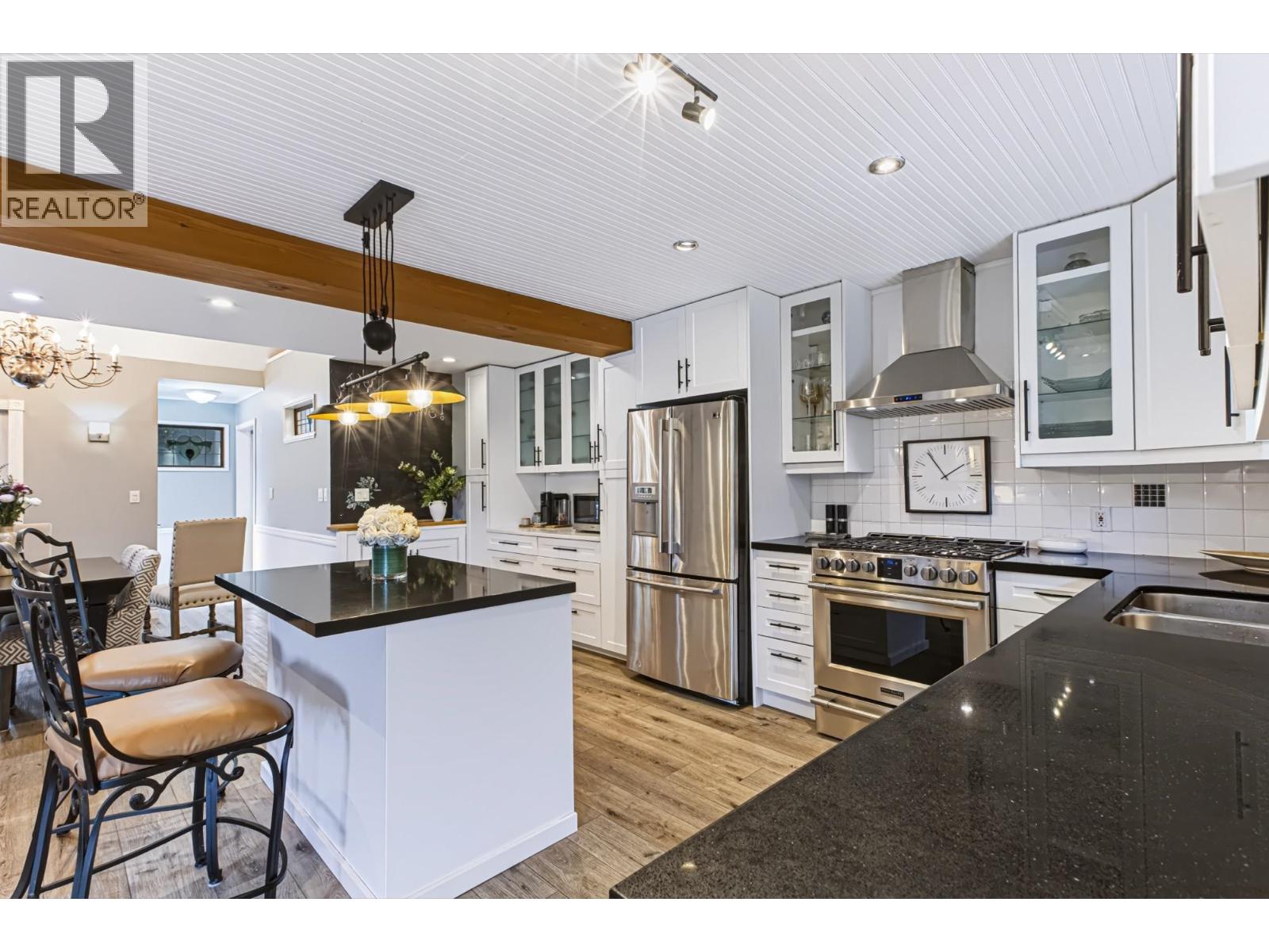 1345 Compston Crescent Property Photo 15