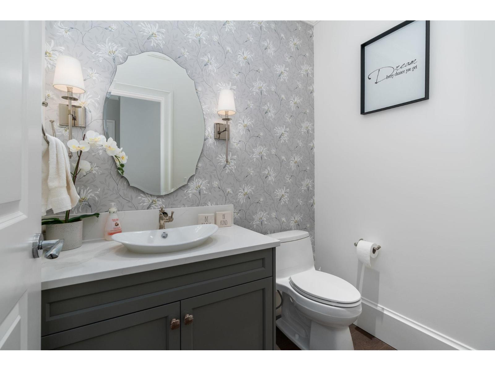 16539 29a Avenue Property Photo 11