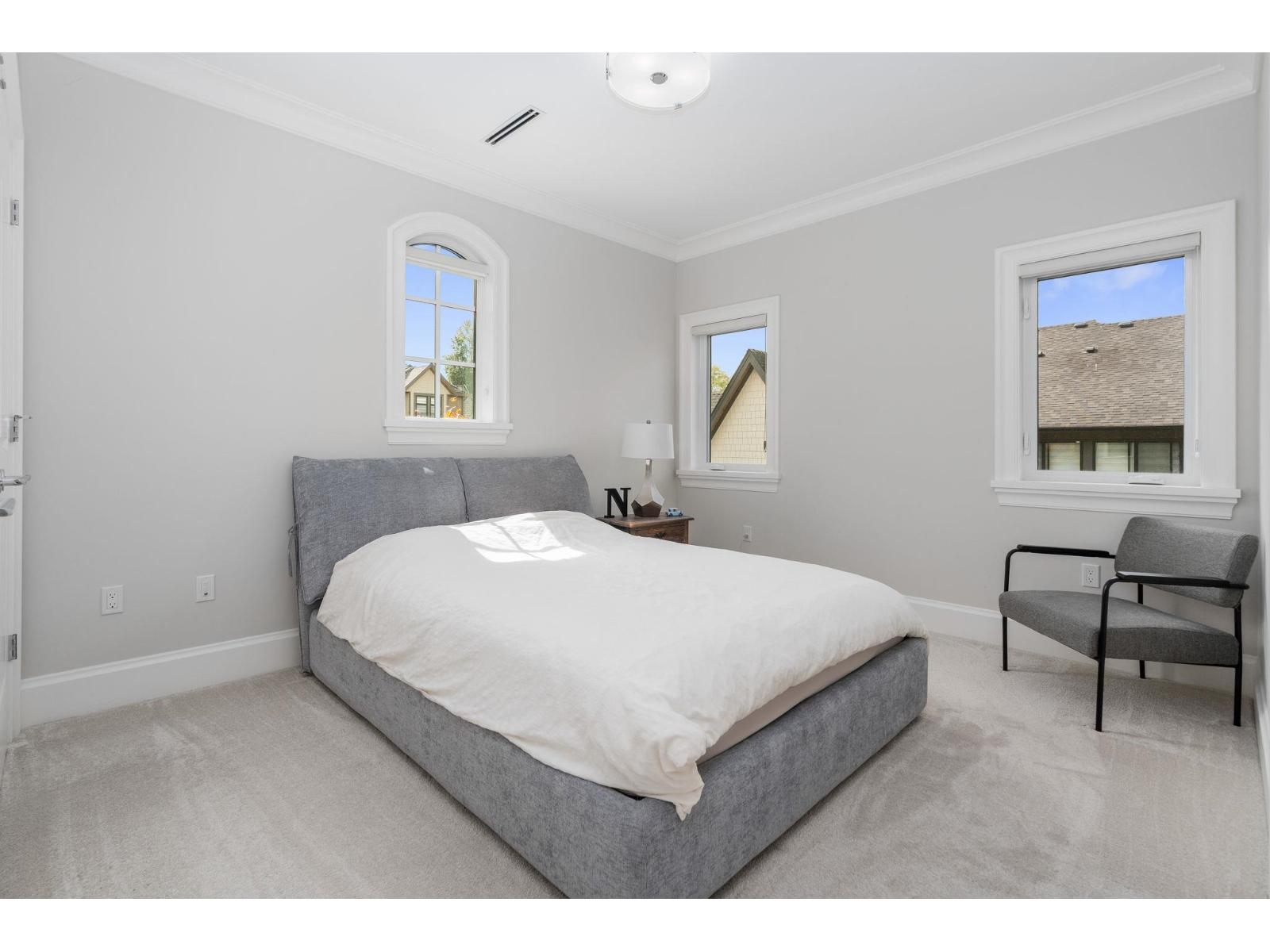 16539 29a Avenue Property Photo 17