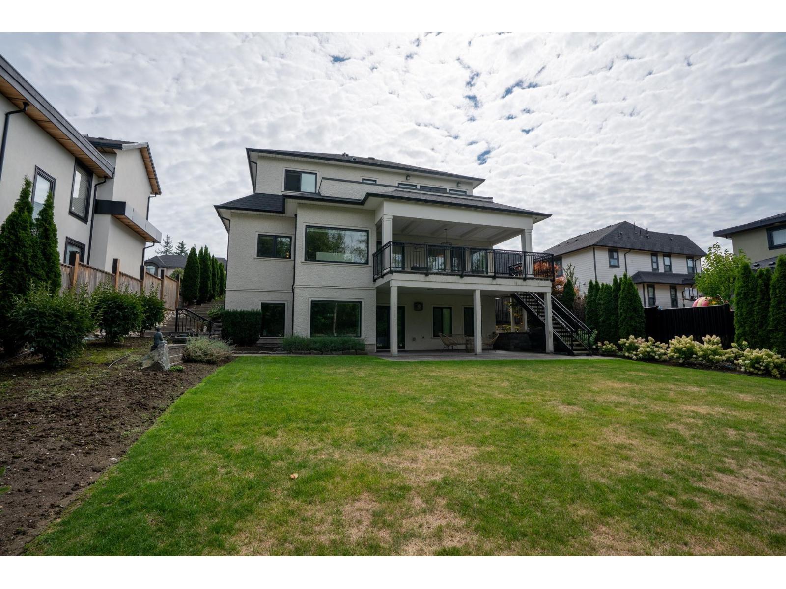 16539 29a Avenue Property Photo 35