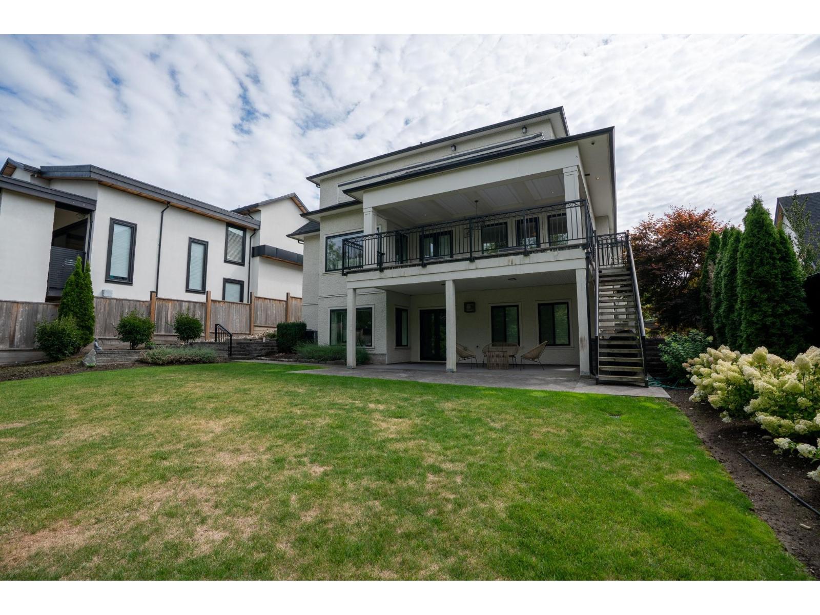 16539 29a Avenue Property Photo 36