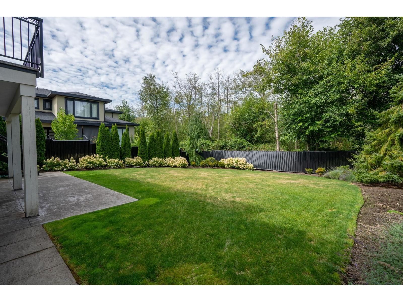 16539 29a Avenue Property Photo 37