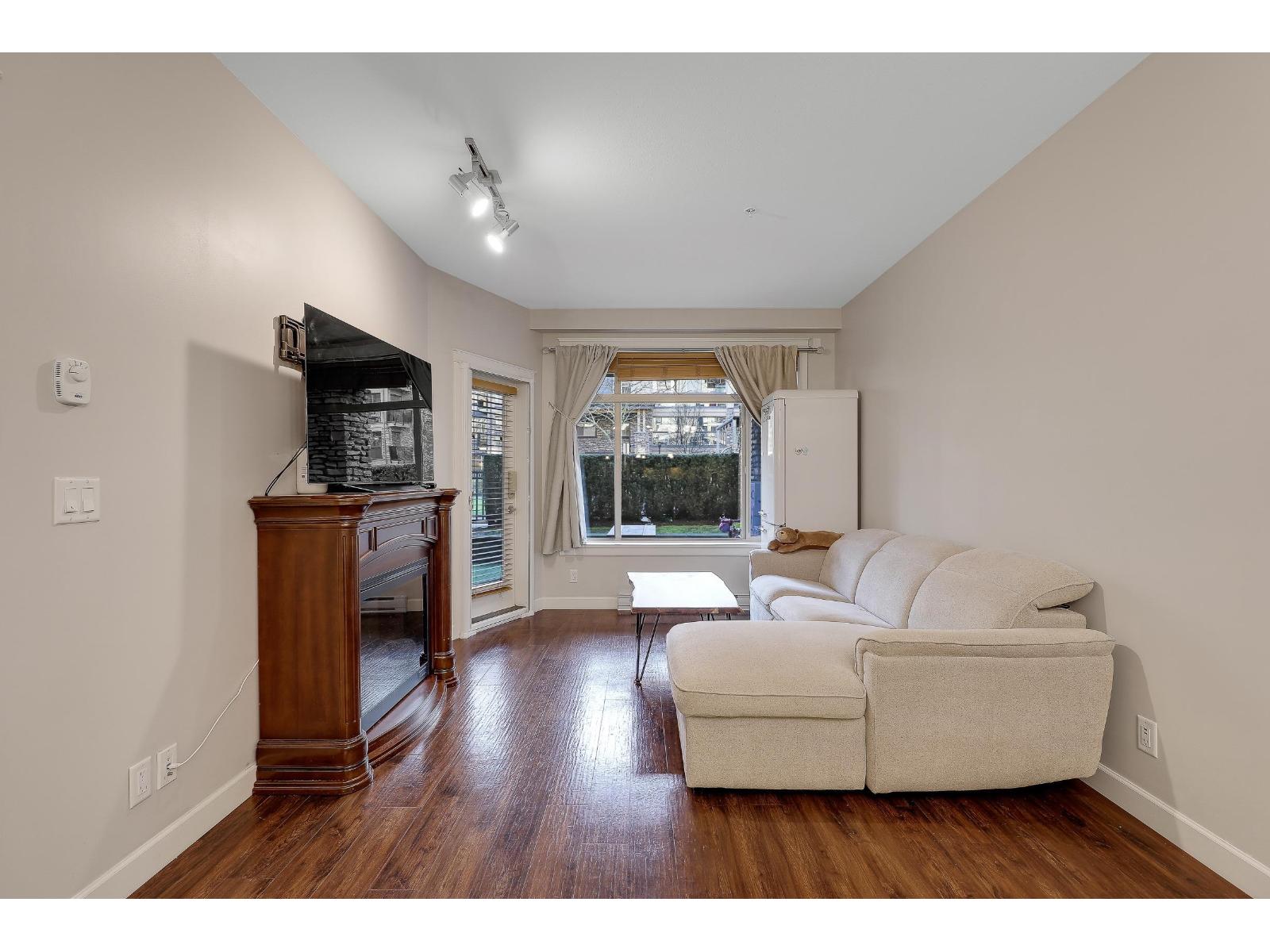 155 8258 207a Street Property Photo 4