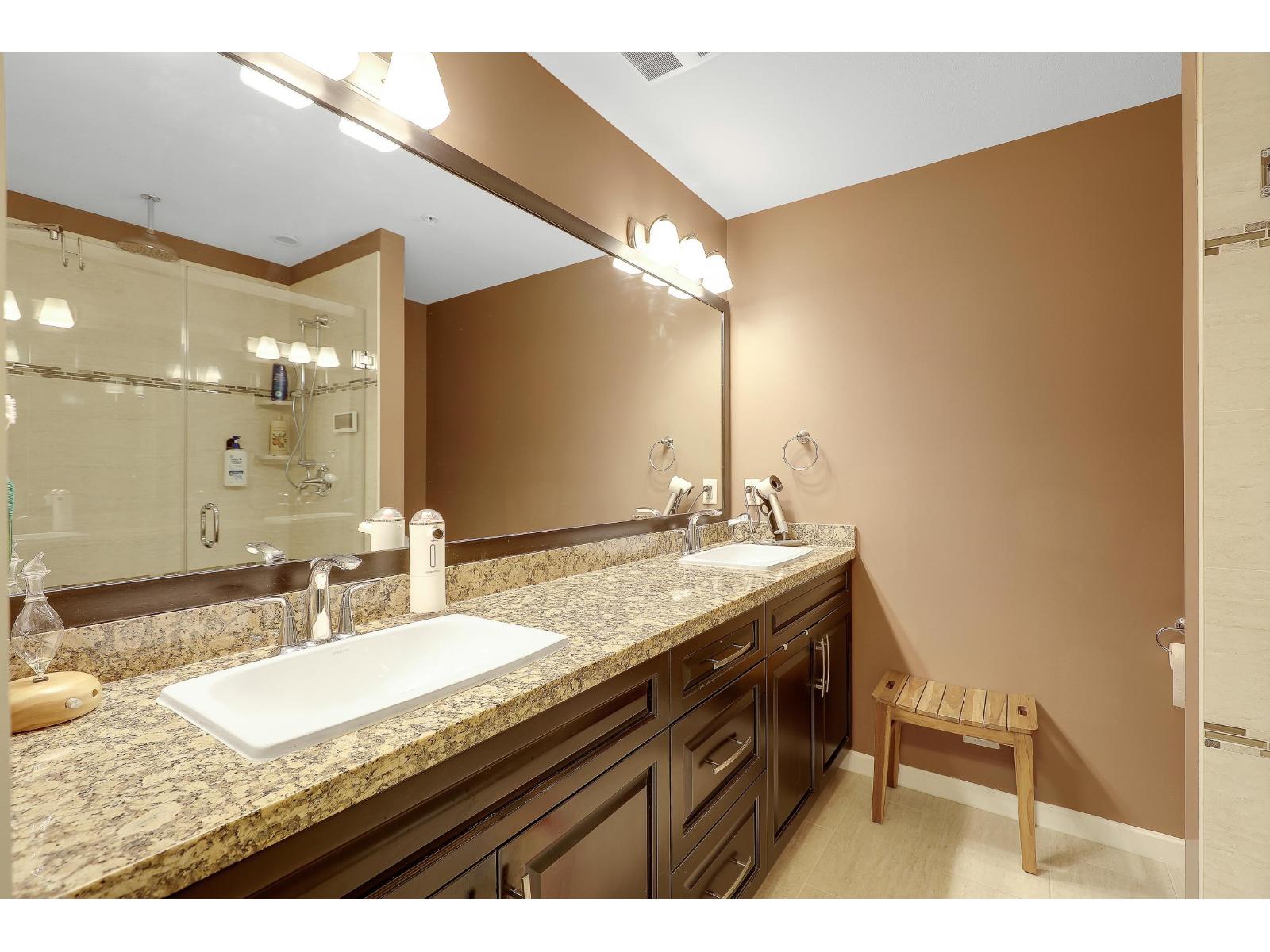 155 8258 207a Street Property Photo 17