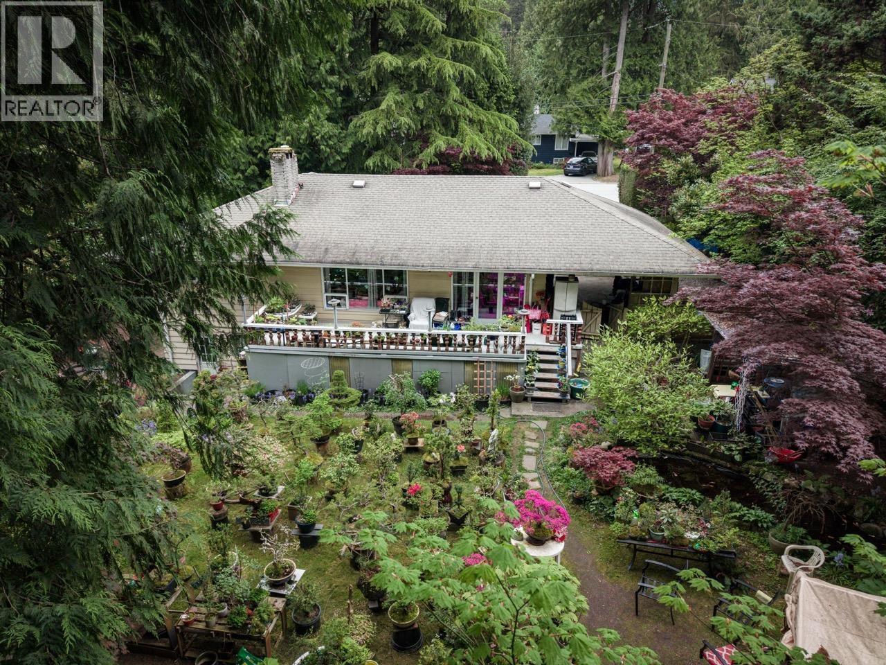 435 E Osborne Road Property Photo 1