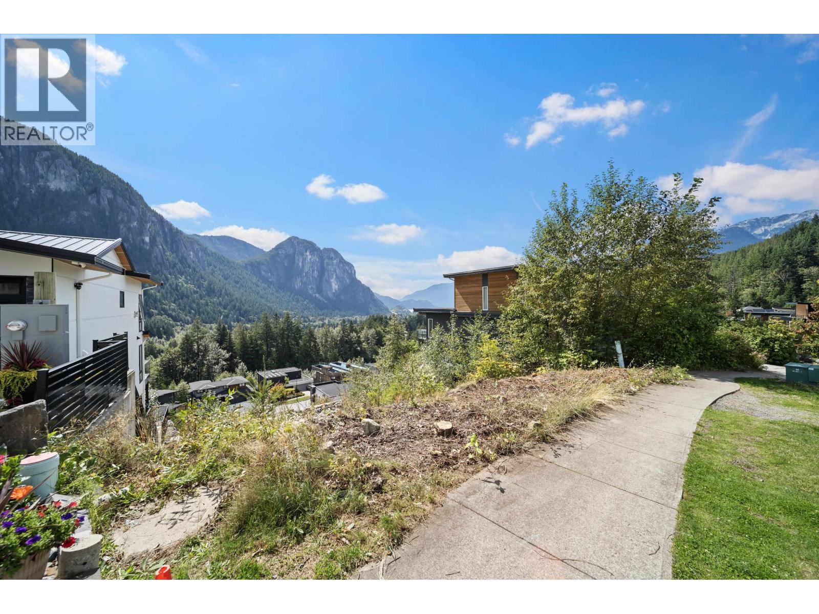 2250 Crumpit Woods Drive Property Photo 3