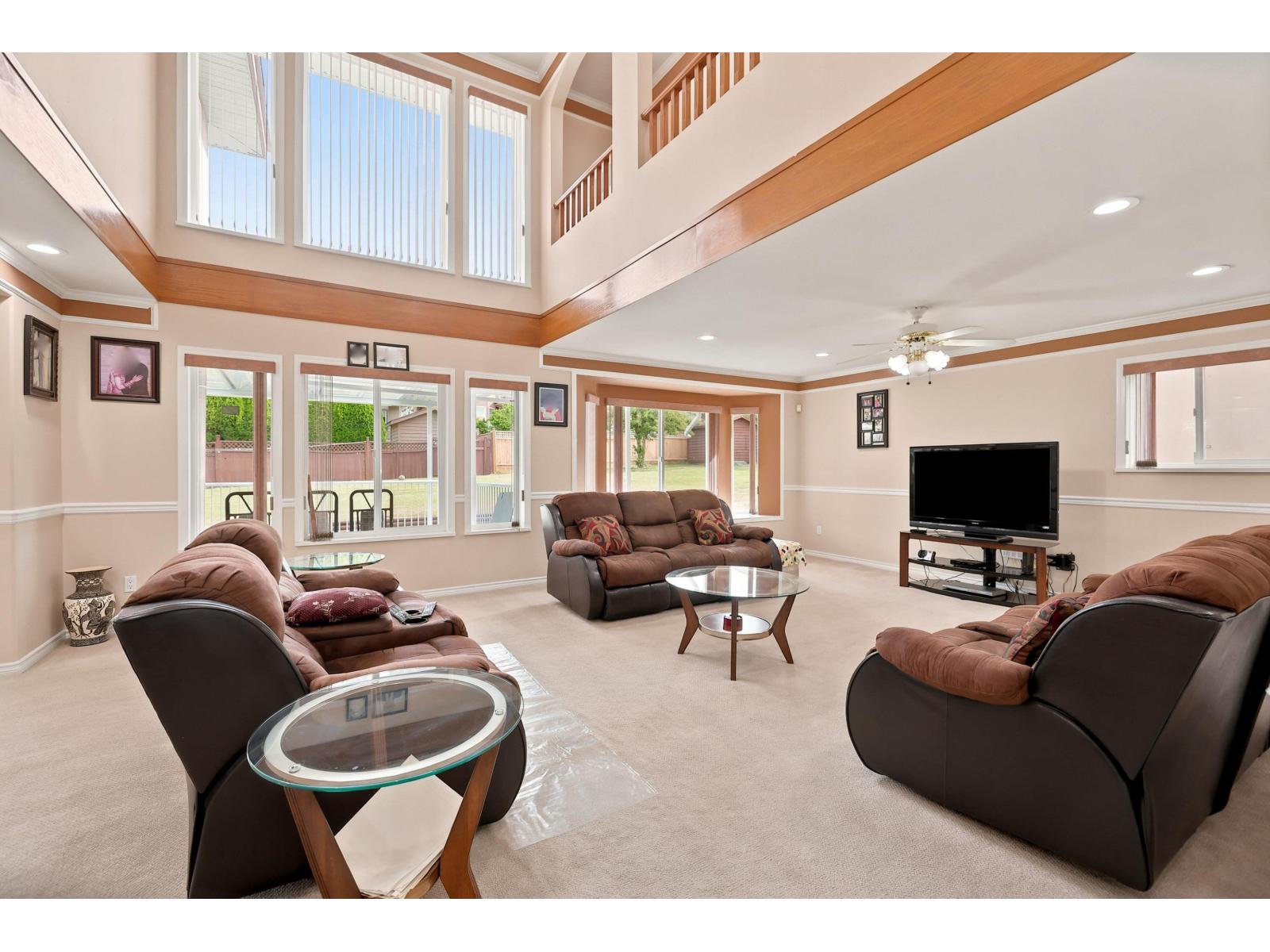 12587 60a Avenue Property Photo 6