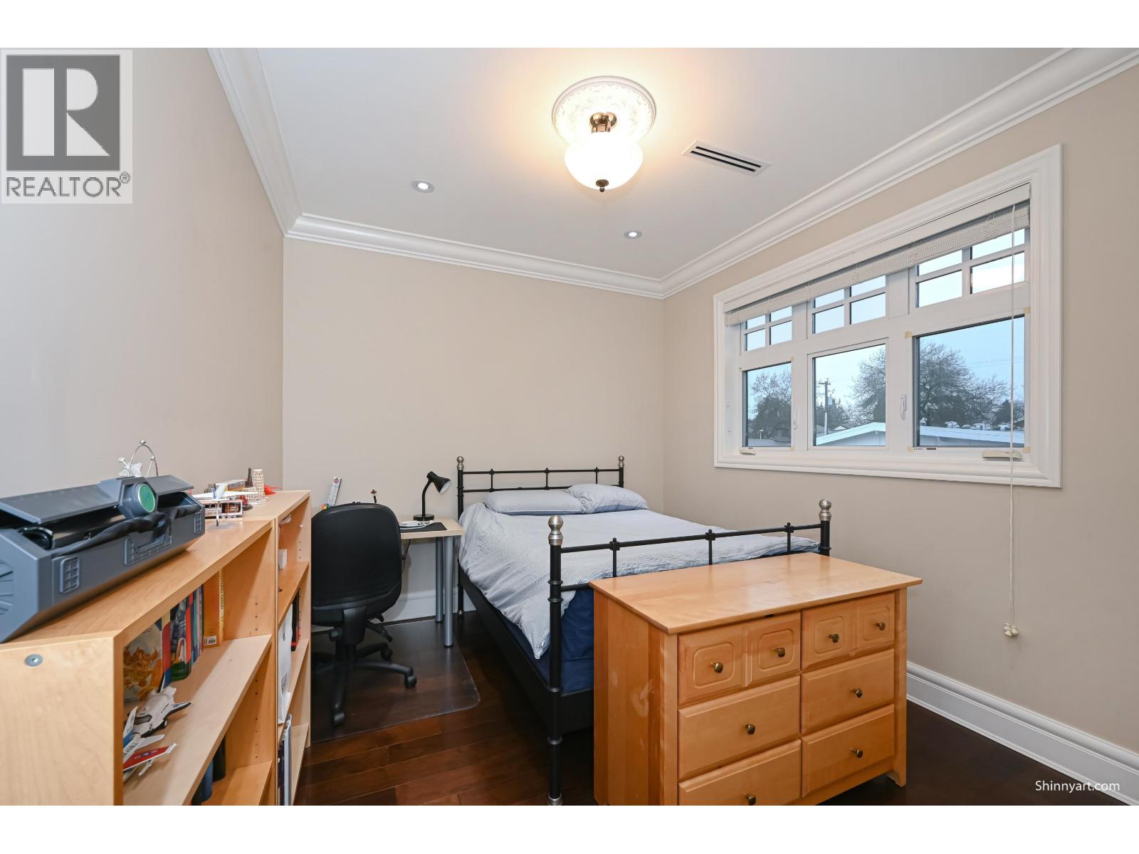 1091 E 55th Avenue Property Photo 23