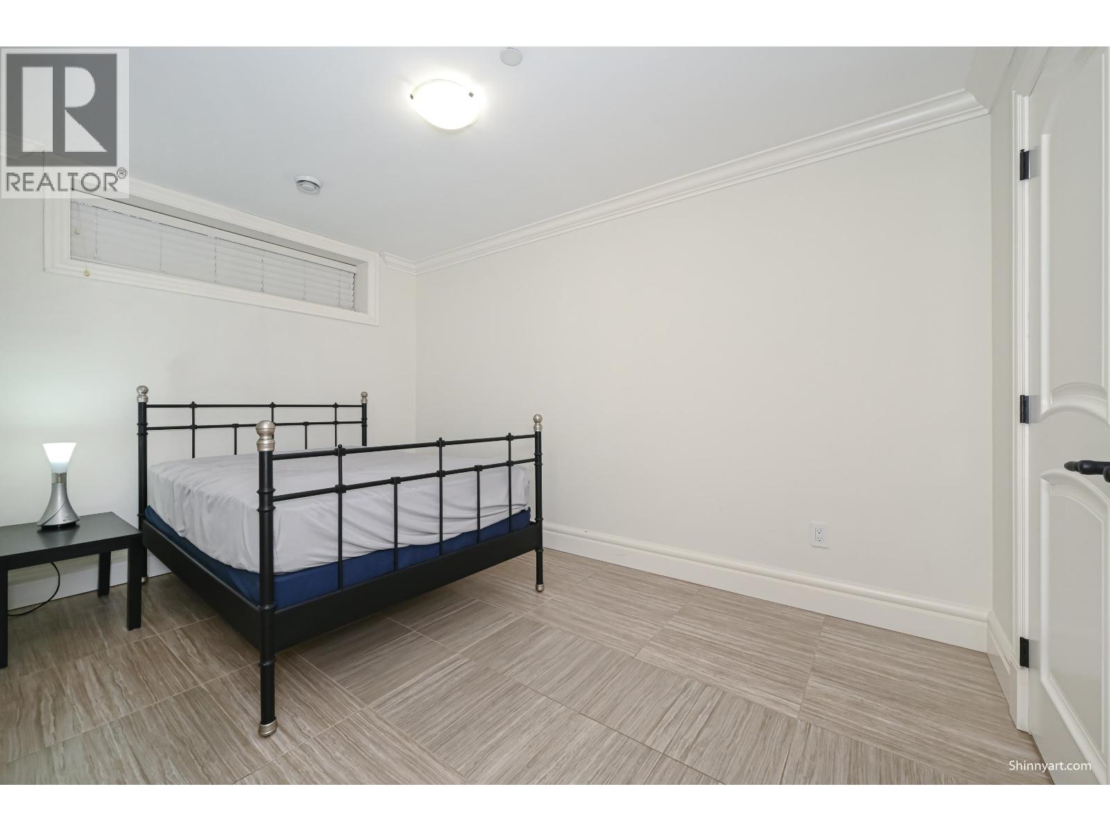 1091 E 55th Avenue Property Photo 28