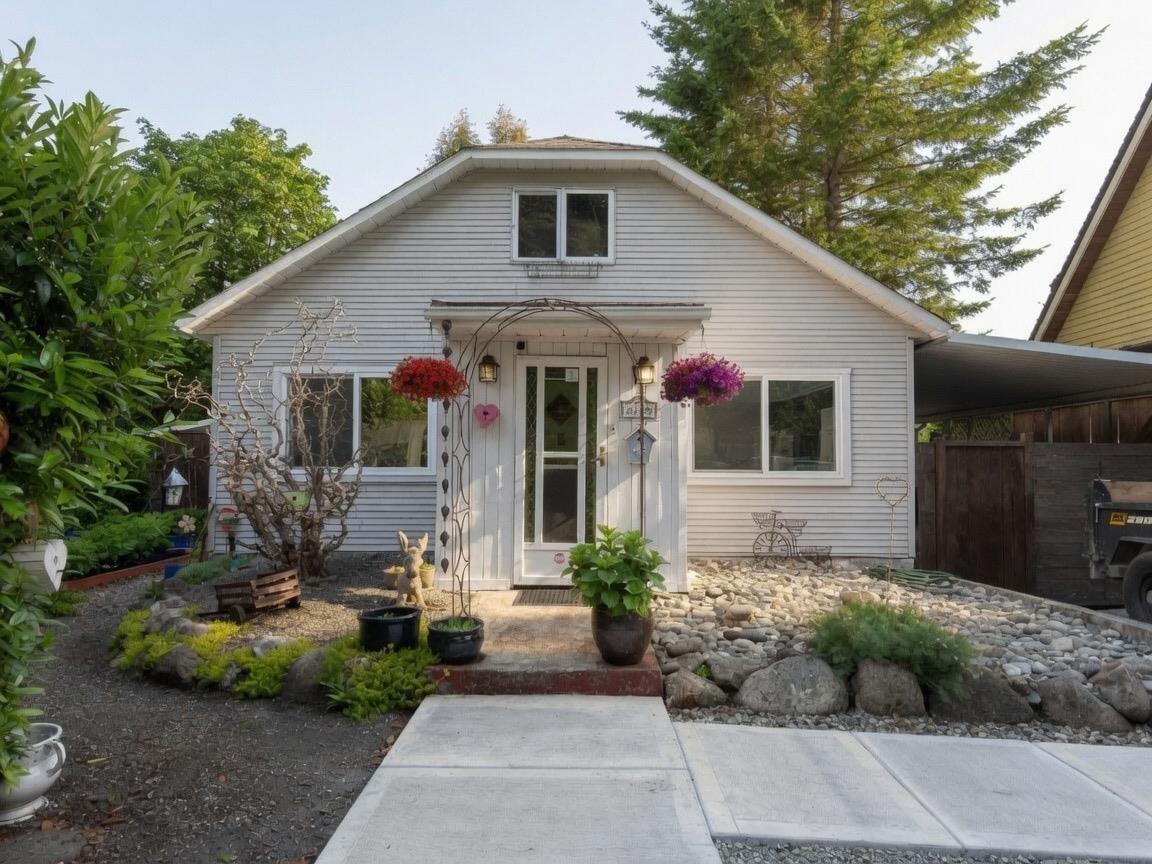 2725 Gordon Avenue Property Photo 1