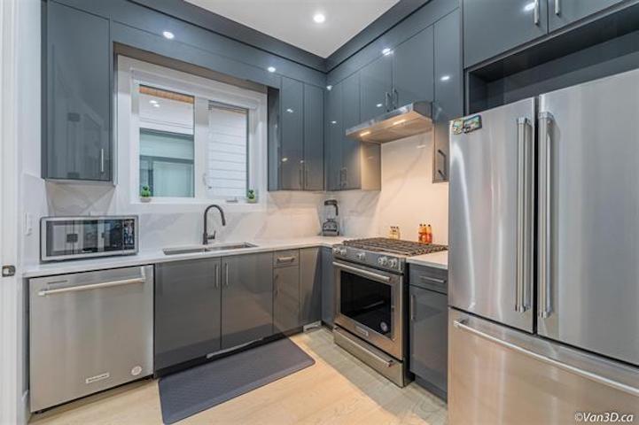 16759 18 Avenue Property Photo 8