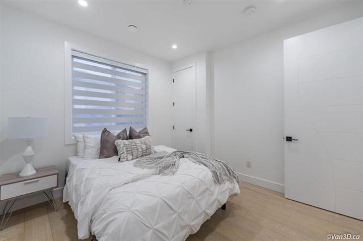 16759 18 Avenue Property Photo 11