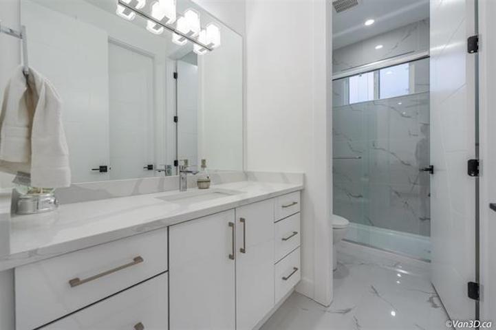 16759 18 Avenue Property Photo 12