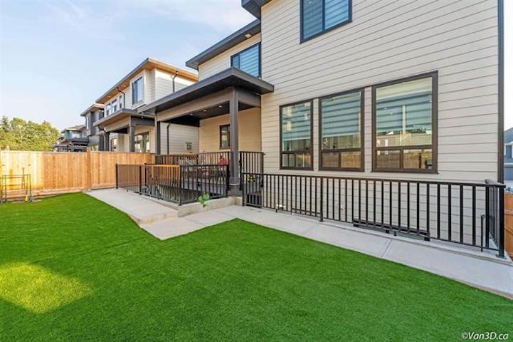 16759 18 Avenue Property Photo 13