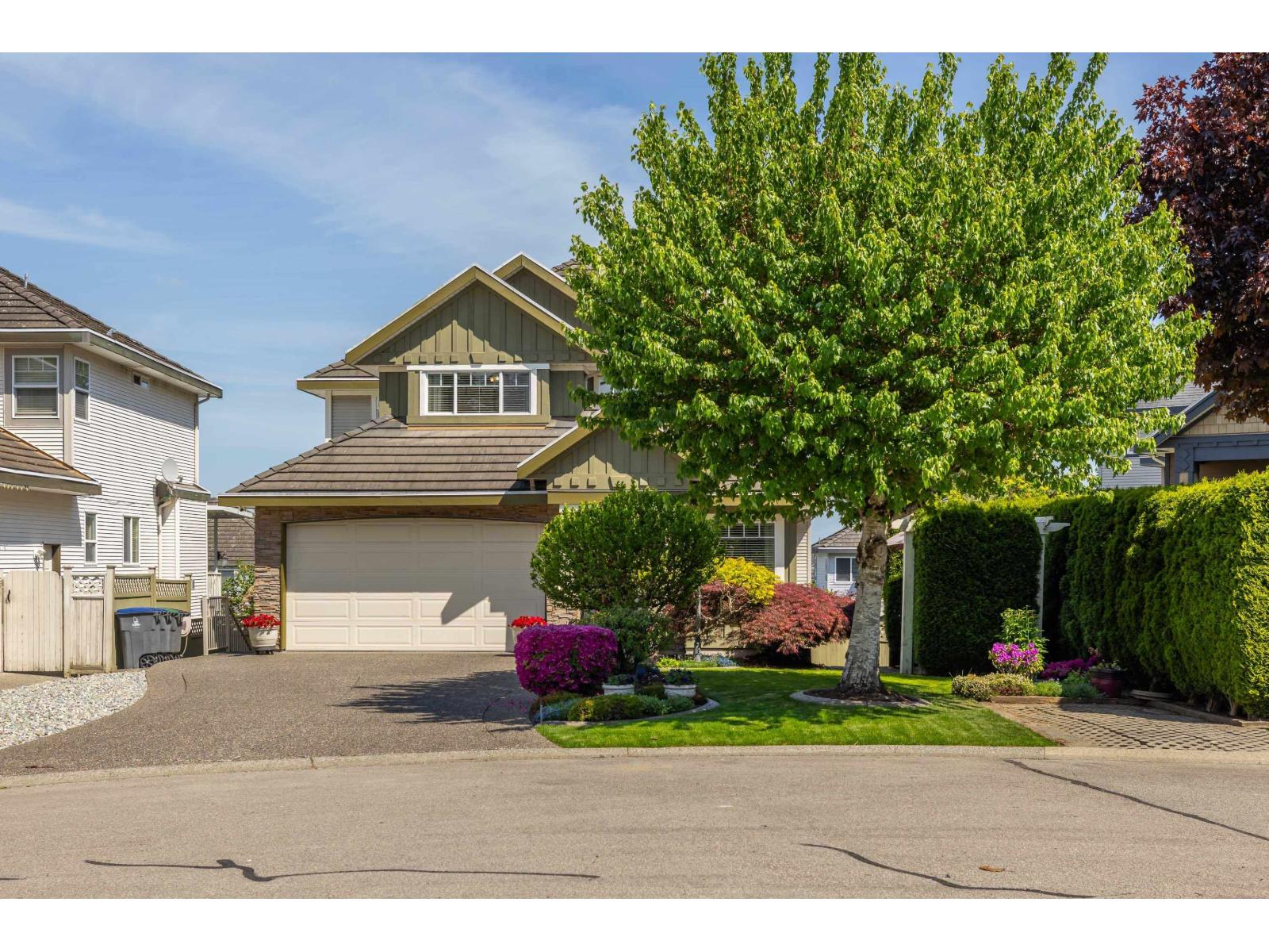 7250 147A STREET Property Photo 1