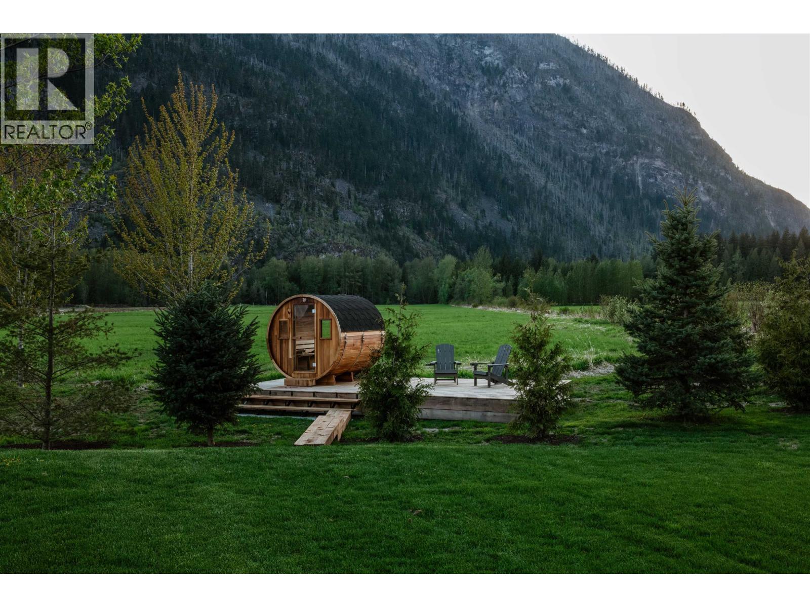9209 Pemberton Meadows Road Property Photo 3
