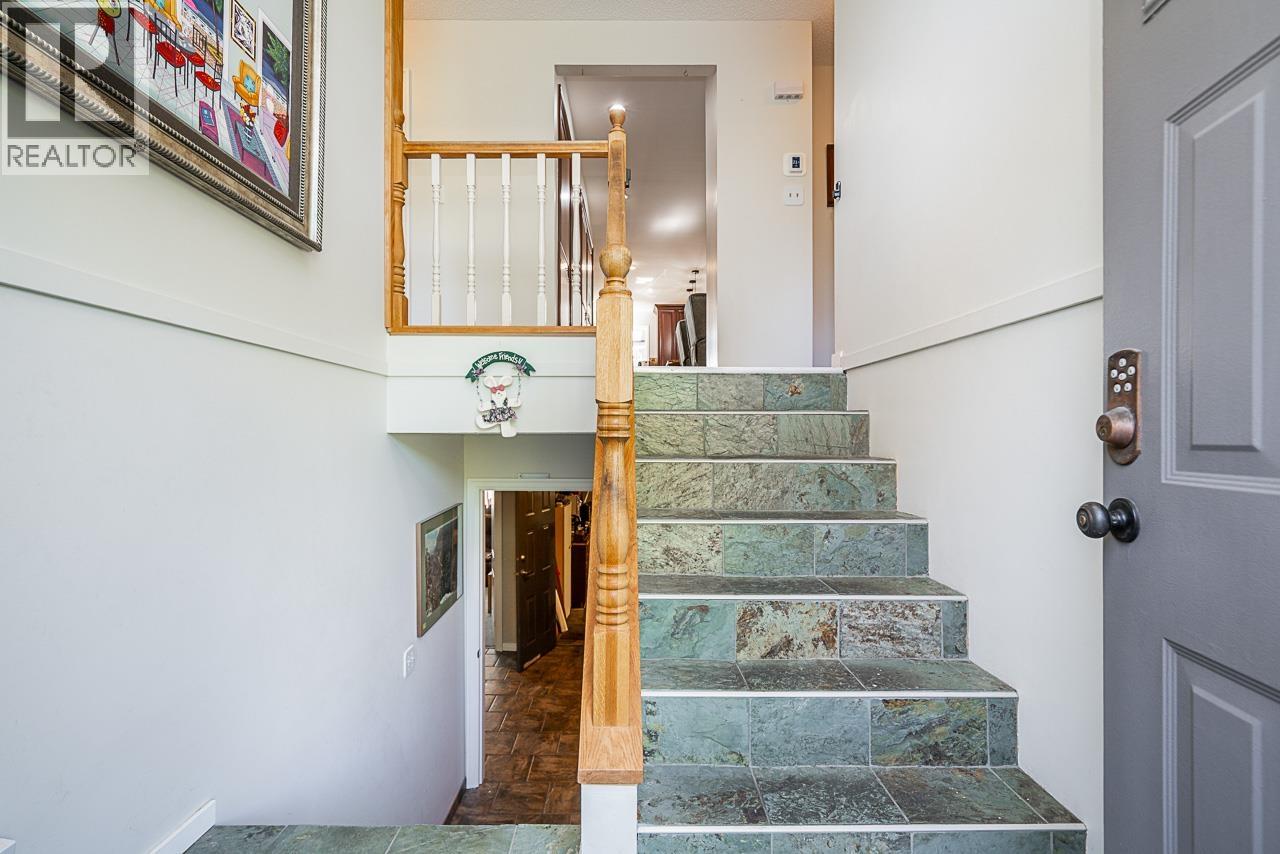 404 Mundy Street Property Photo 4