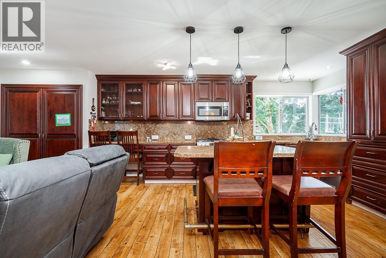 404 Mundy Street Property Photo 10