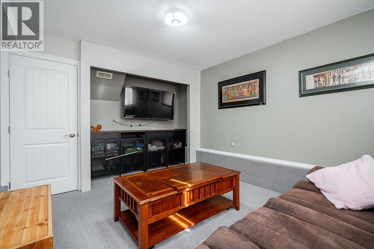 404 Mundy Street Property Photo 25